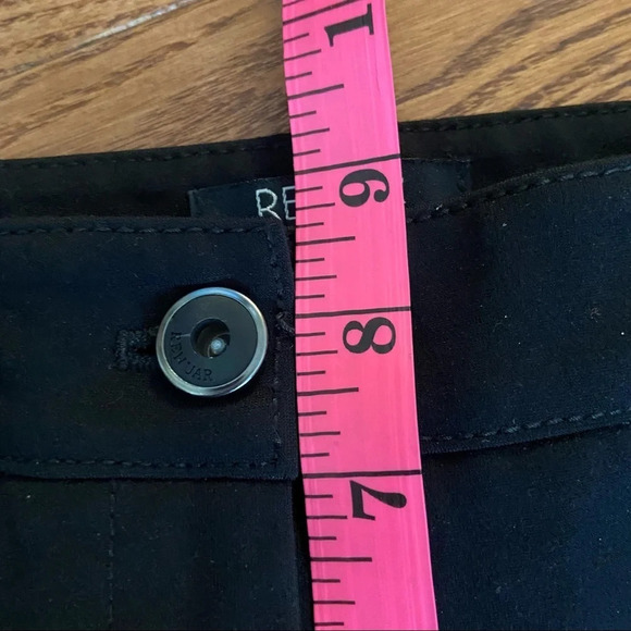 💥5/$25 Renuar women’s black pants in size 2 - Picture 8 of 9
